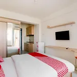 OYO 2942 Apartement River View Jababeka