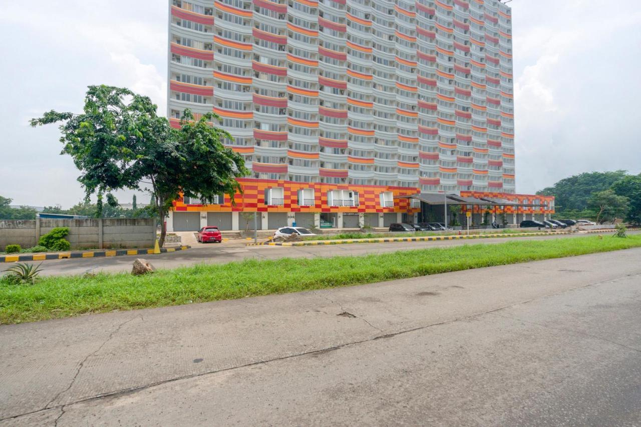 Oyo 2942 River View Jababeka Hotel Bekasi